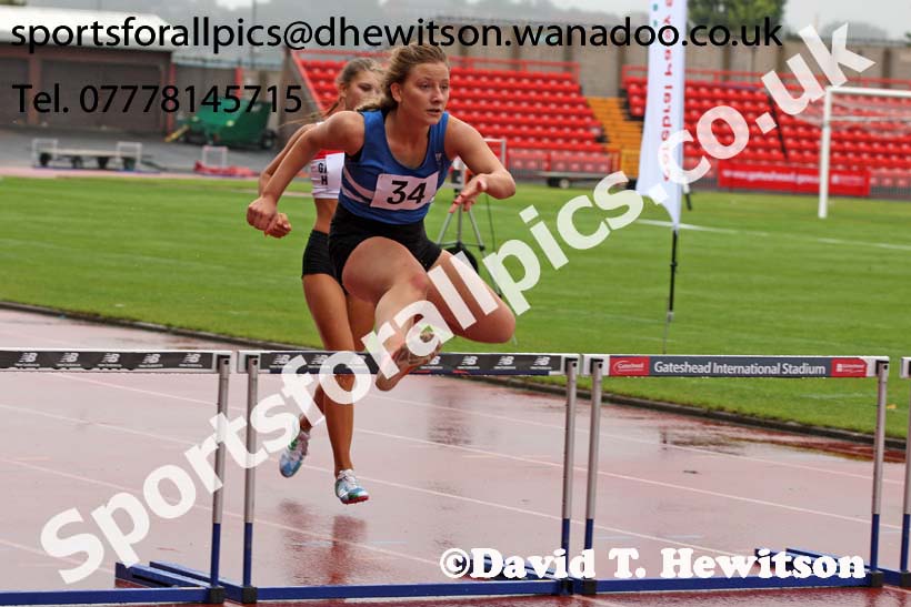 Womens under-17s 300 metres hurdles, Gateshead Tartan Games. Phot: David T. Hewitson/Sports for All Pics